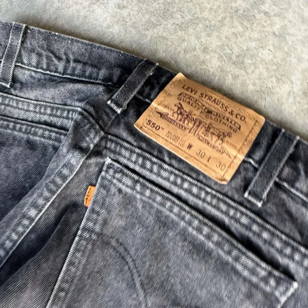 Vintage 90’s Orange Tab Levi's 550 Relaxed Fit Tapered Leg Black Denim Jeans - Picture 2 of 8